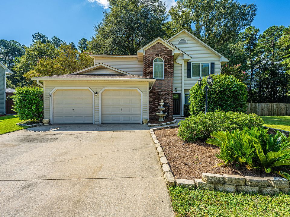 1st image of 132 Trestlewood Dr