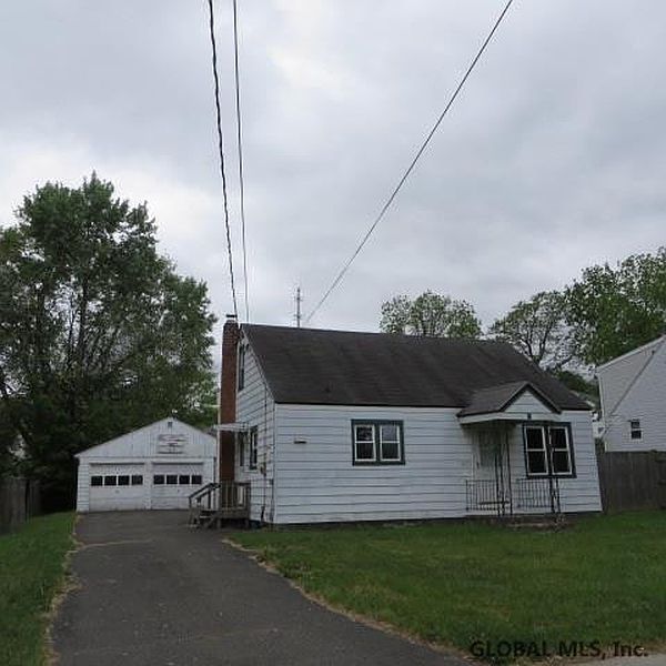 4th image of 14 HAMPTON Avenue