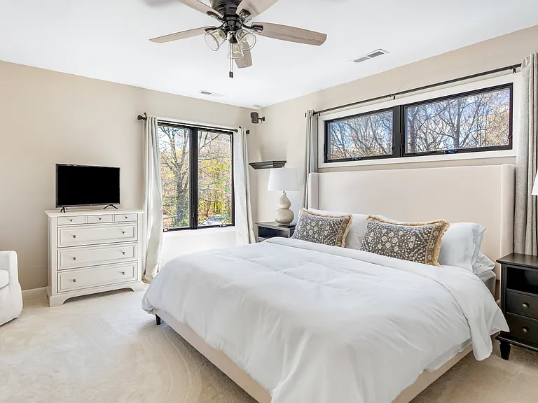 37 Bay Woods Dr — Photo 24