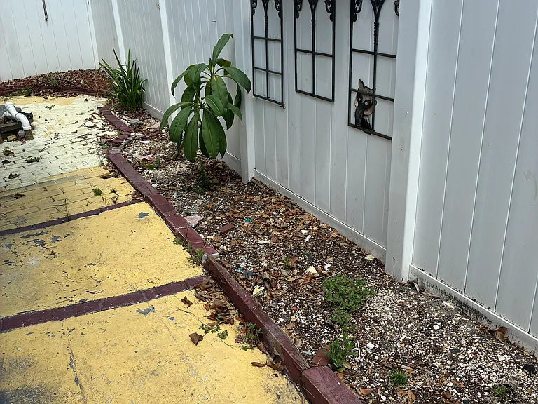 1102 16th St W — Photo 17