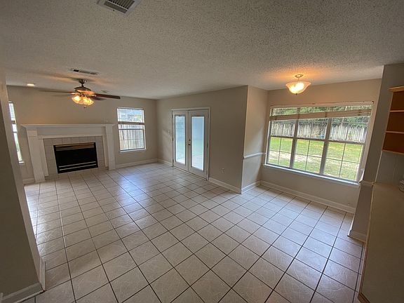3rd image of 18 North Dr