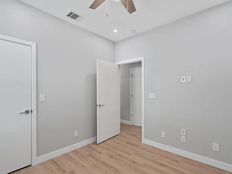 10004 1/2 Gail Rd — Photo 16