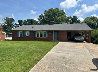 1042 Ladd Rd, Waynesboro, VA 22980