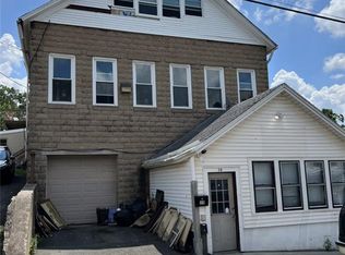 35 Maple St, Meriden, CT 06451