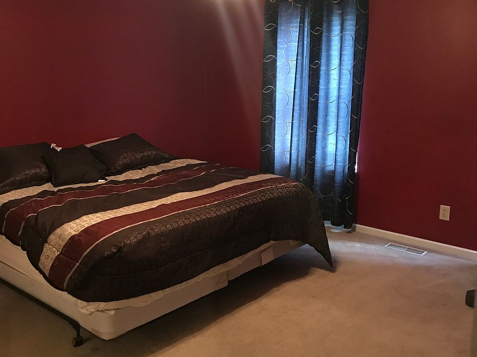 1st image of 208 W 1st Ave
