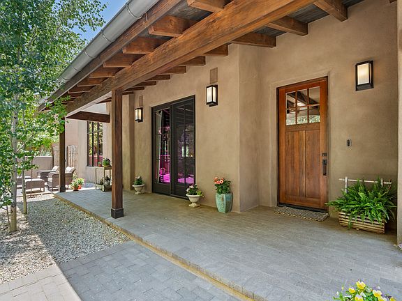 4th image of 942 E Palace Ave