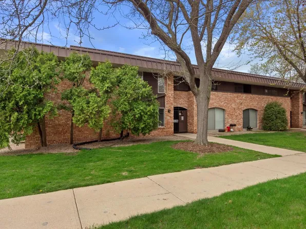 4225 West Rivers Edge CIRCLE #25, Brown Deer, WI 53209