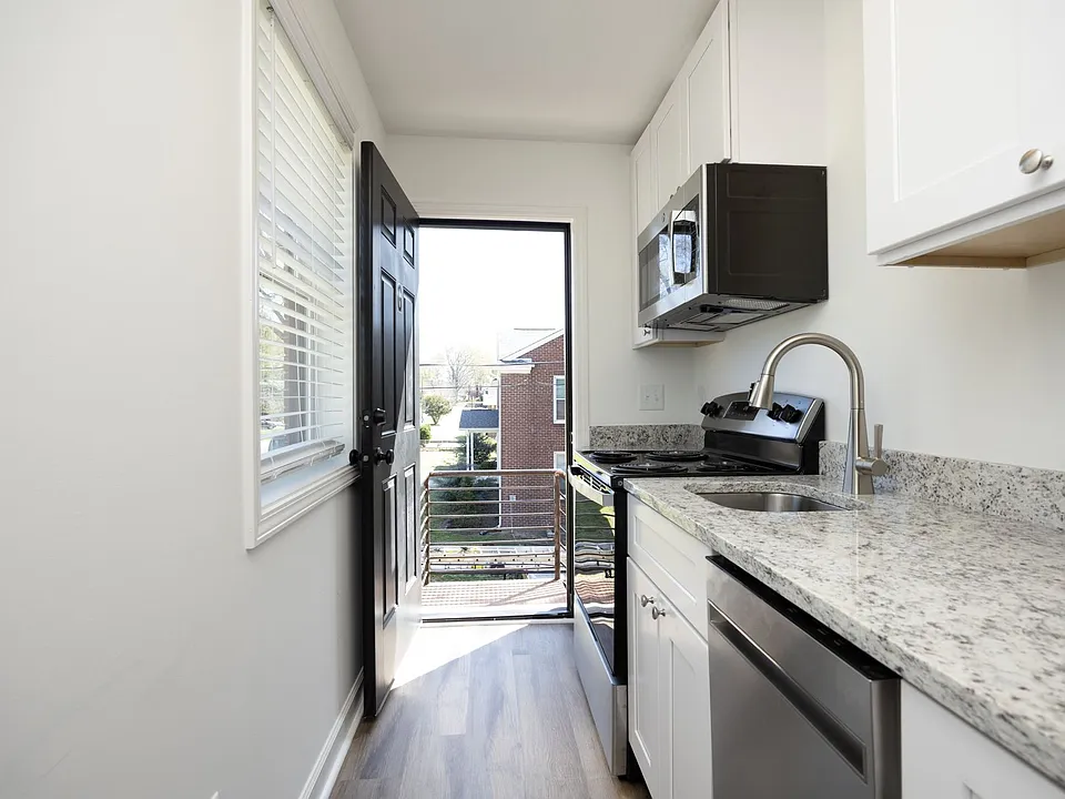 315 W Trinity Ave