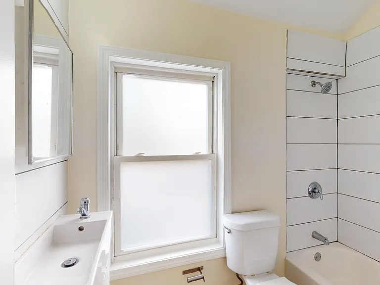 687 Montgomery St #2 — Photo 8