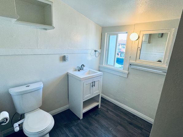 219.5 E 10th St, Long Beach, CA