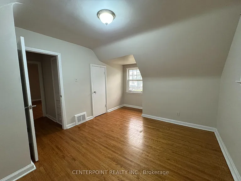 27 Grantbrook St — Photo 8