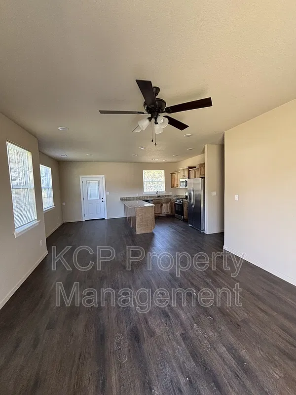 3 bed, 2.0 bath, $1,450 — Photo 2