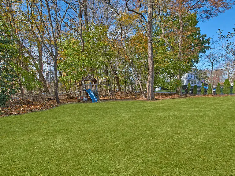 17 Haven Ave — Photo 30