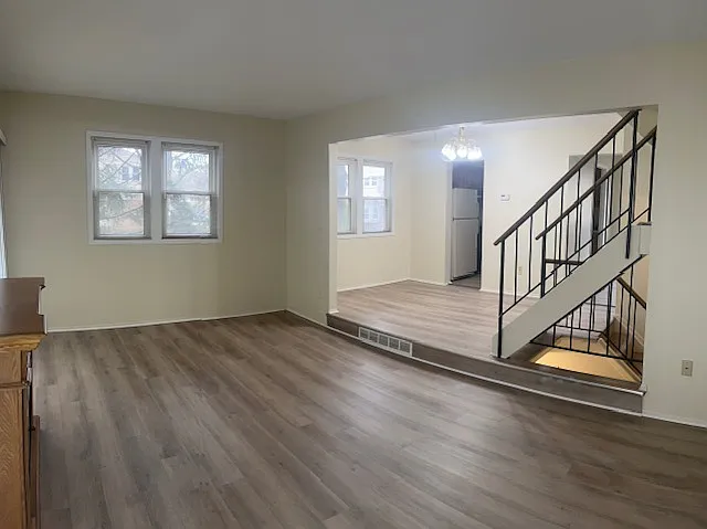 1594 Brentwood Dr — Photo 7