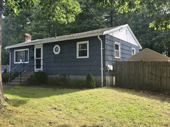 82 Brookside Rd, Rockland, MA 02370