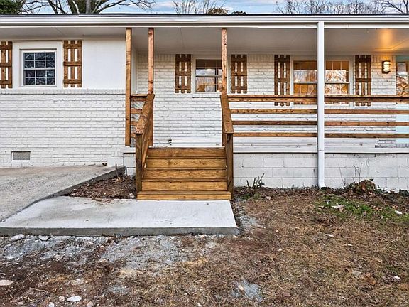 4th image of 1891 Valley Ridge Dr SW