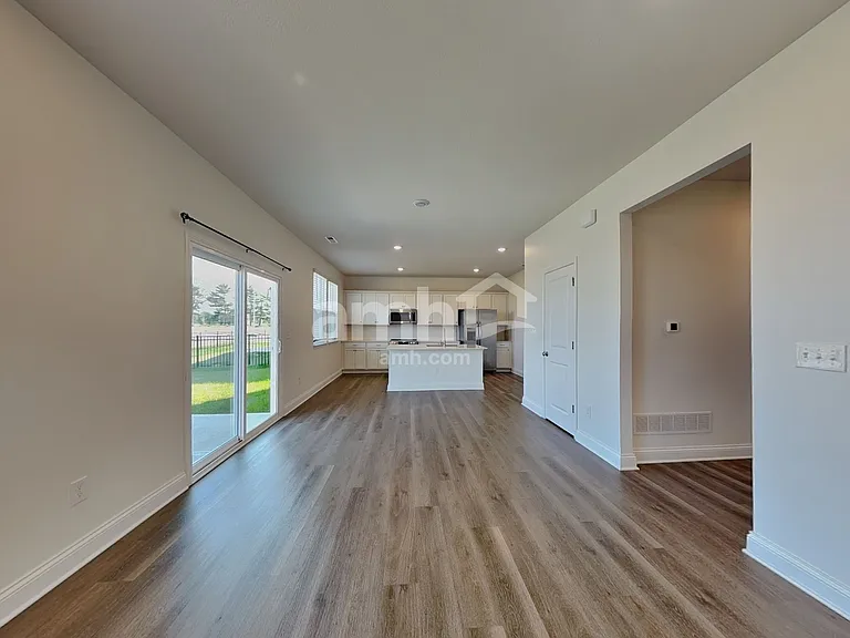 9016 Henley Ave — Photo 6