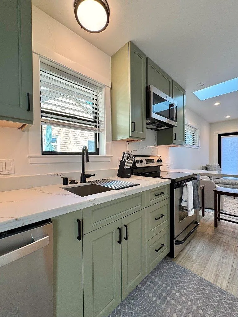 1 bed, 500 sqft, $2,700 — Photo 2