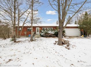 4615 Granger Rd, Oxford, MI 48371