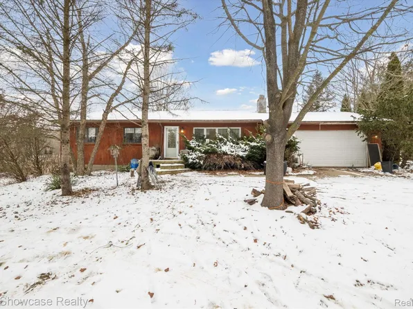 4615 Granger Rd, Oxford, MI 48371