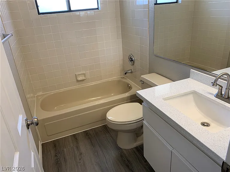 1411 Santa Margarita St #G — Photo 20