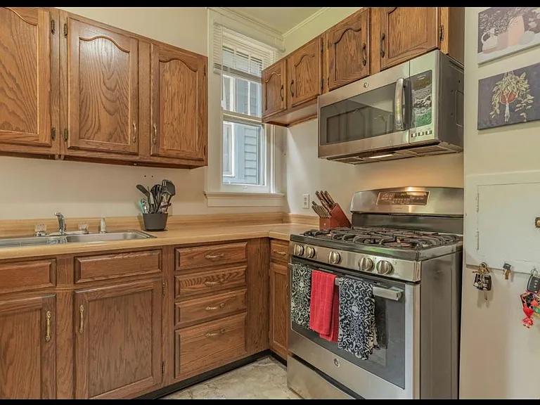 1839 Jefferson Ave — Photo 15