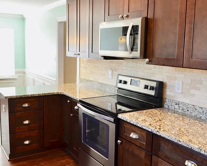 816 Stoneview Dr — Photo 8