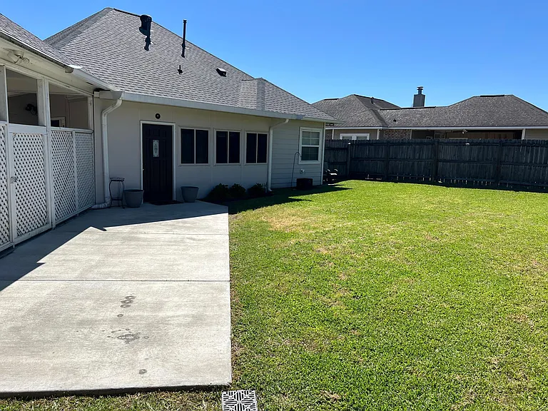 18548 Lake Camellia Ave — Photo 26