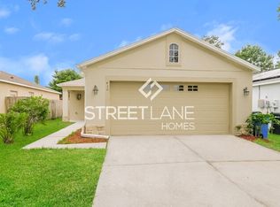 430 Maple Pointe Dr, Seffner, FL 33584