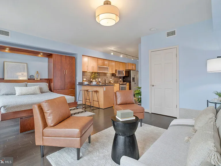 1025 1st St SE #907 — Photo 5