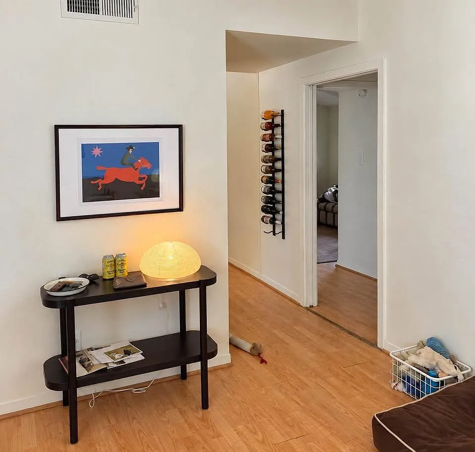 2 bed, 1.0 bath, 1313 sqft, $2,295 — Photo 3