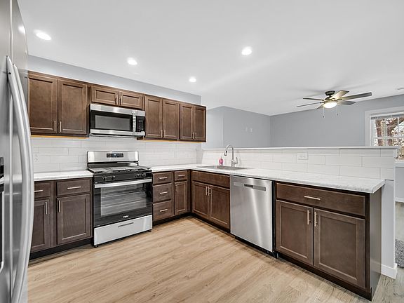 4th image of 285 S Ivanhoe Rd