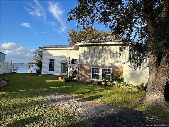 2nd image of 44632 Lakeside Rd