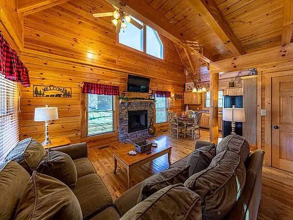 2nd image of 1659 Mountain Lodge Way