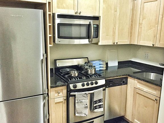 5th image of 17 E 67th St APT 4D