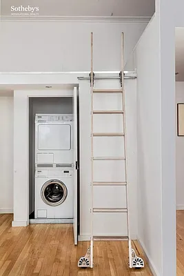 Sold by Sotheby's International Realty | media 9