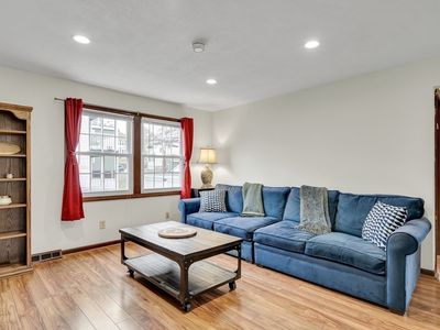 7 Montvale St APT 1, Roslindale, MA, 02131