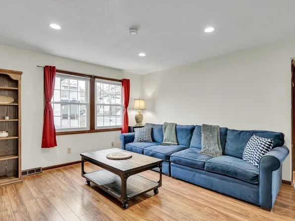 7 Montvale St APT 1, Roslindale, MA 02131