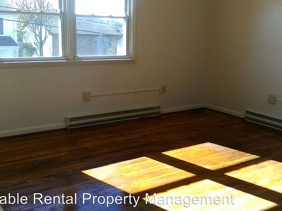 4th image of 436 E Washington St