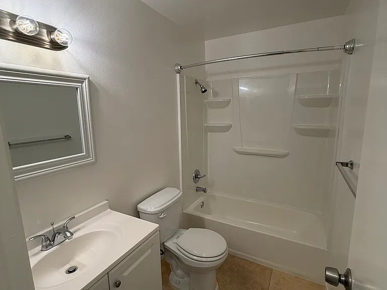 1632 Orizaba Ave #2 — Photo 4