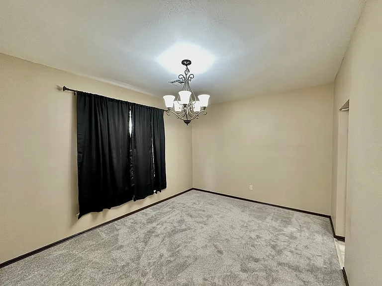 4 NW Havenshire Cir — Photo 5
