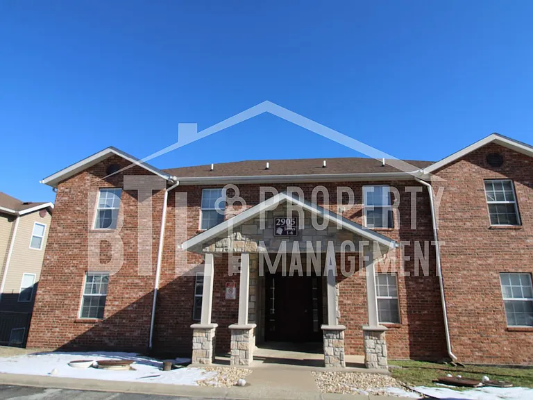 2905 Vineyards Pkwy #5 — Photo 1