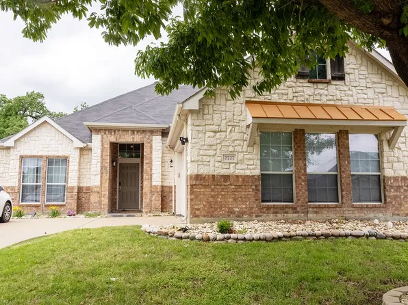 2727 Meadow Lake Dr, Grand Prairie, TX 75050