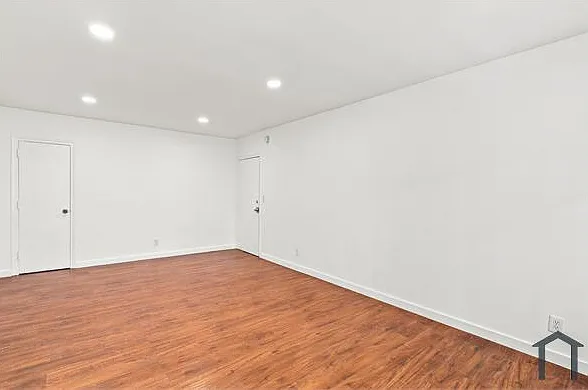 956 Elden Ave #G — Photo 2