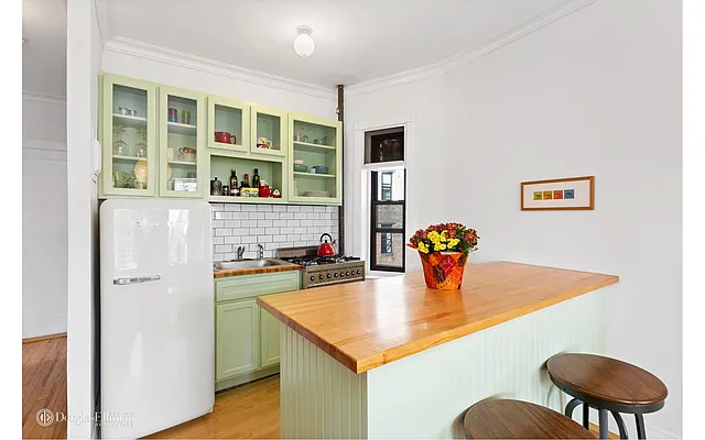 Rented by Douglas Elliman | media 25