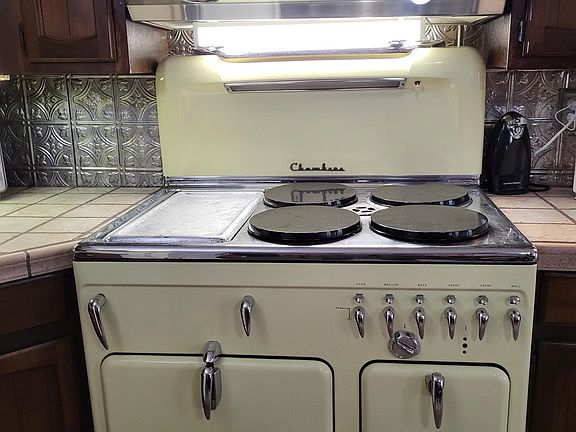 3rd image of 1609 Shell Camp Rd