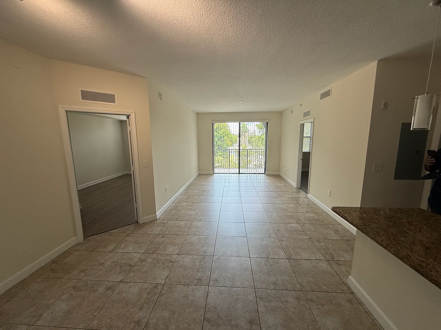 2 bed, 1175 sqft, $2,750 — Photo 3
