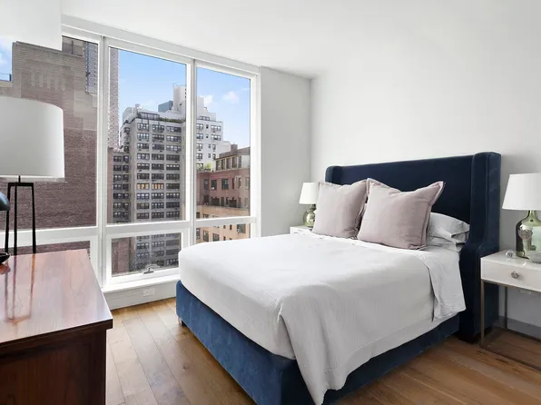 325 Lexington Avenue image 6 of 15