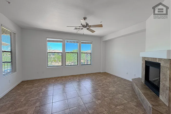 10260 E White Feather Ln #2015 — Photo 6