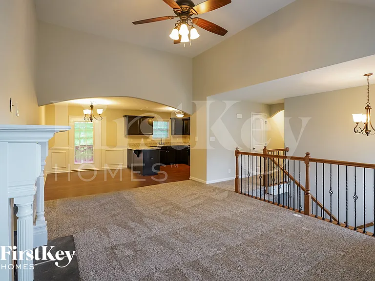 1305 Marcy Ct — Photo 2